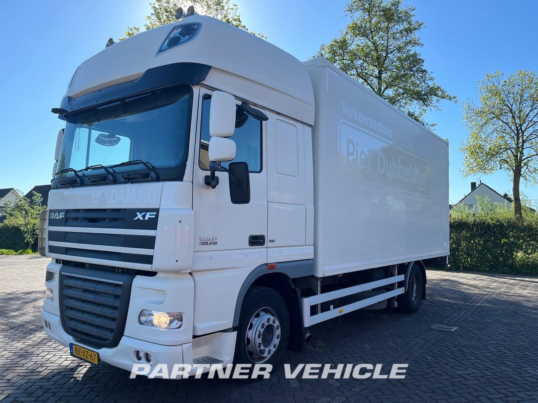 DAF XF105.410 4X2 Plywood Furgon