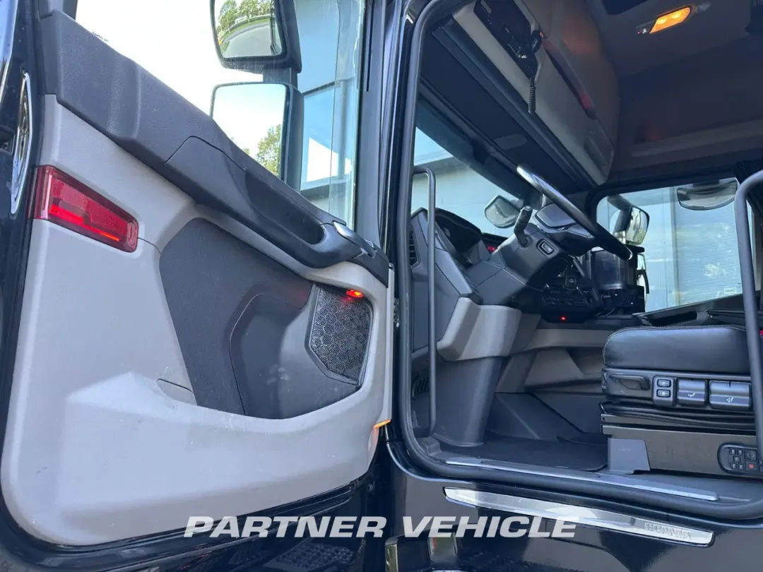 frontLeft : Scania S590 NGS Tracteur routier