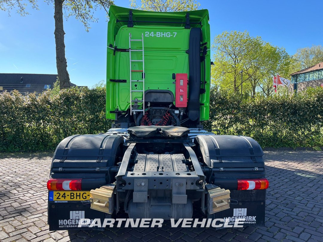 frontLeft : Mercedes Actros 1943 Trækker
