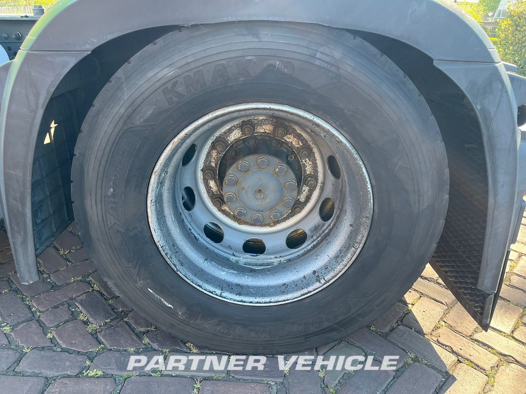 frontLeft : Mercedes Actros 1943 Trækker