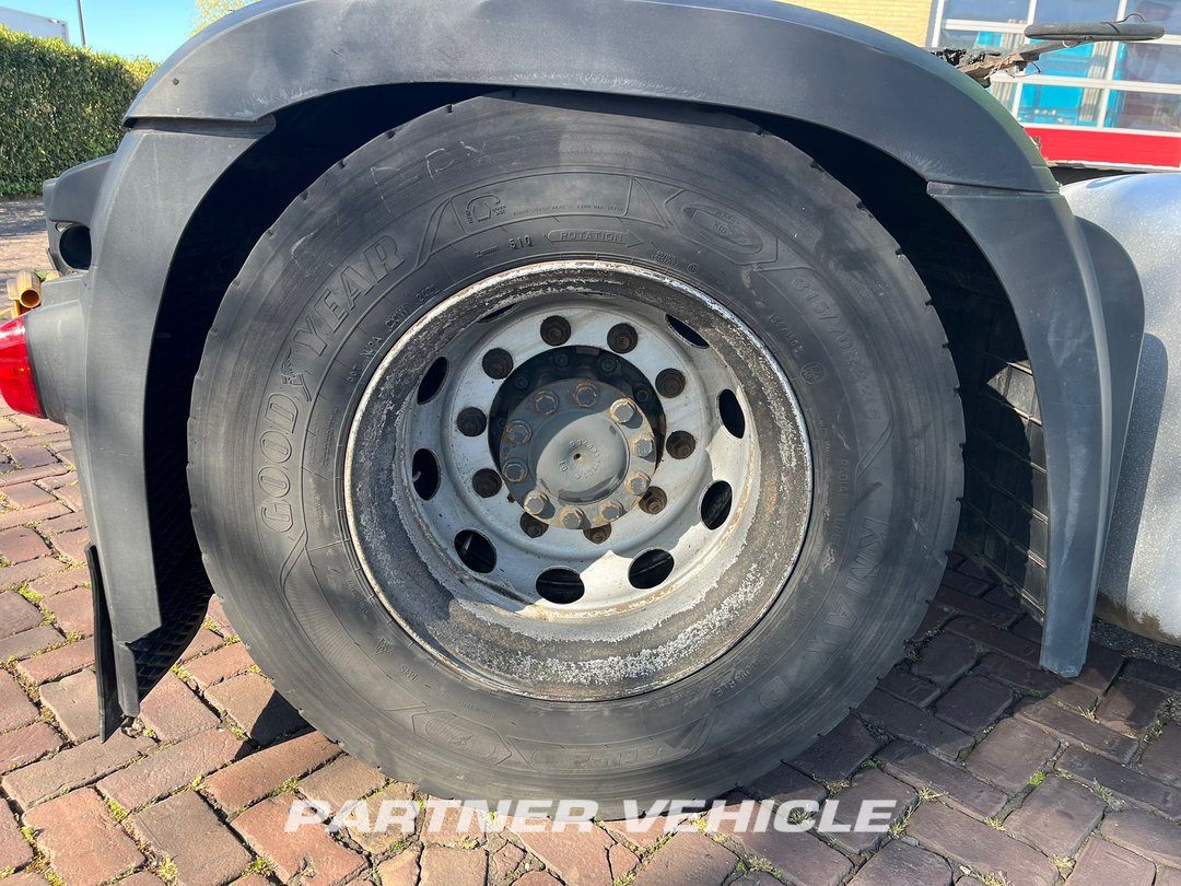 frontLeft : Mercedes Actros 1943 Trækker