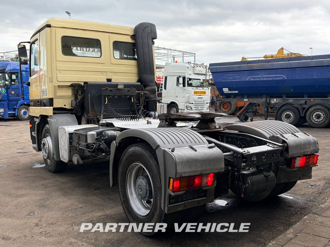 frontLeft : Mercedes Actros 1840 Tractor