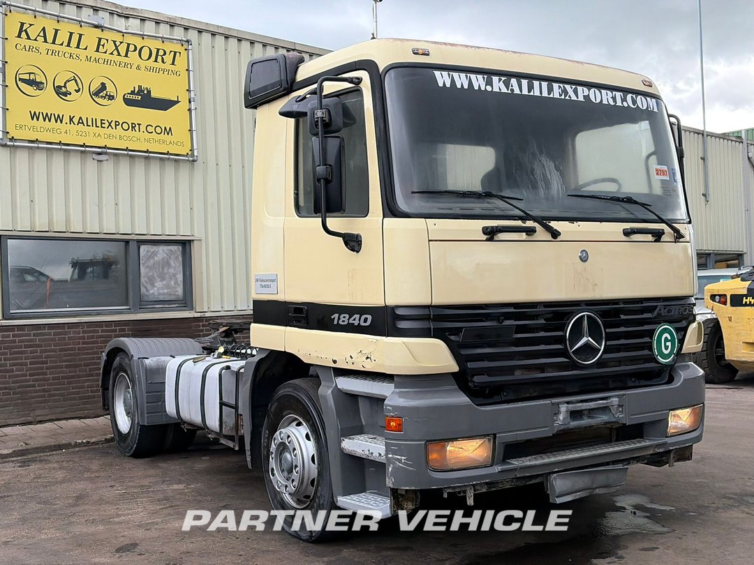 frontLeft : Mercedes Actros 1840 Tractor