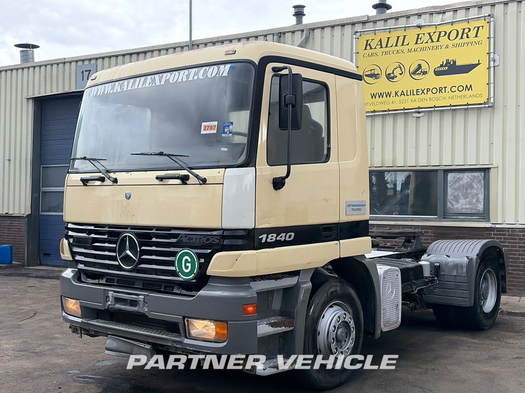 frontLeft : Mercedes Actros 1840 Tractor