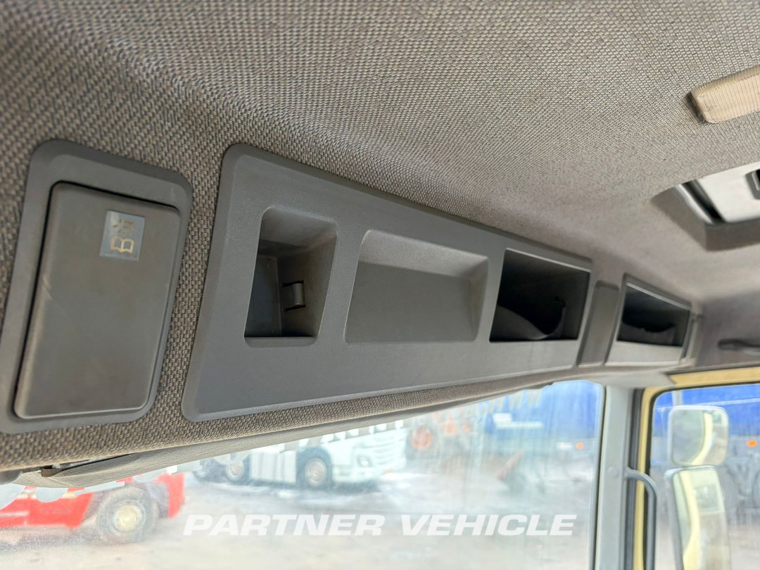 frontLeft : Mercedes Actros 1840 Tractor