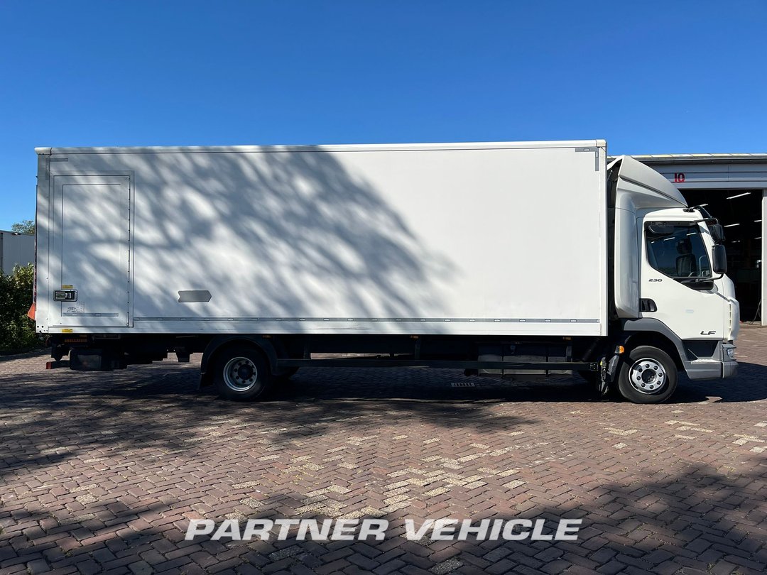 frontLeft : DAF LF 230 Kassebil