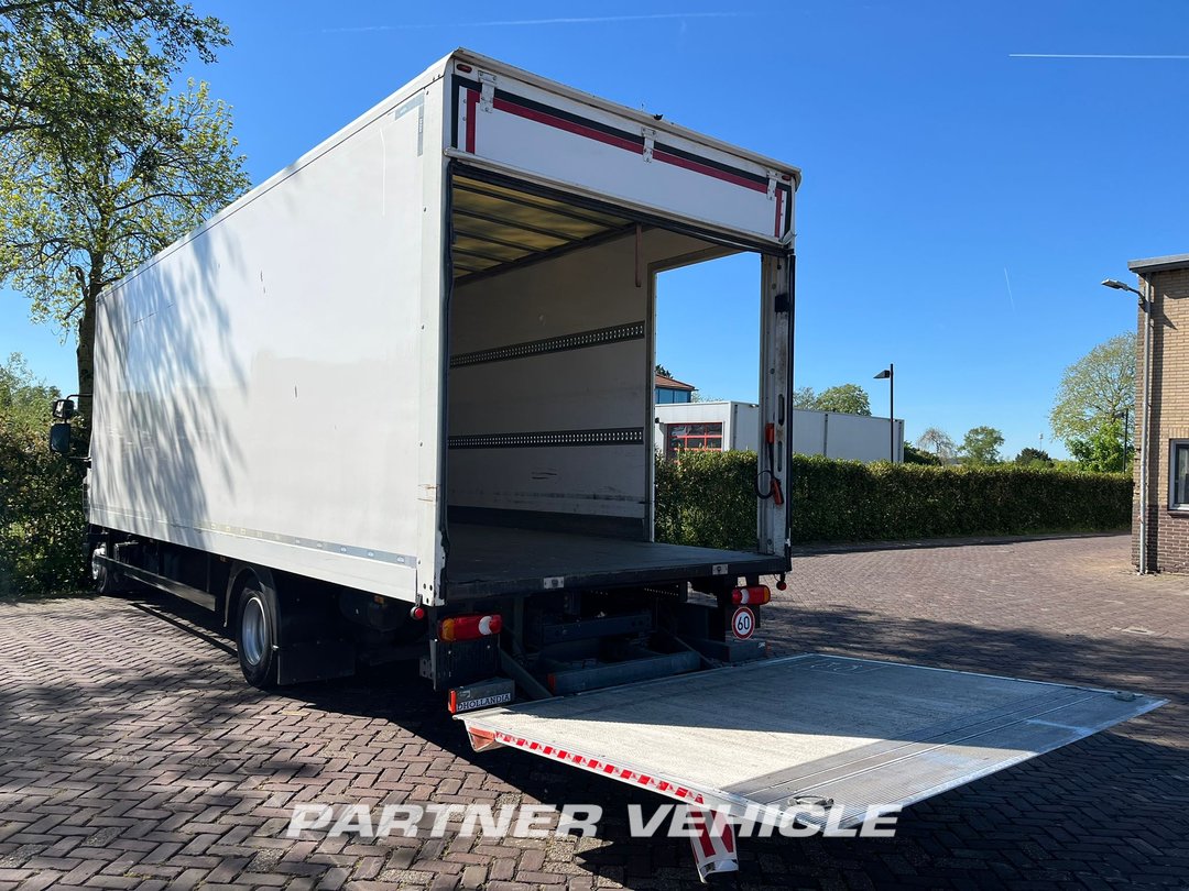 frontLeft : DAF LF 230 Kassebil