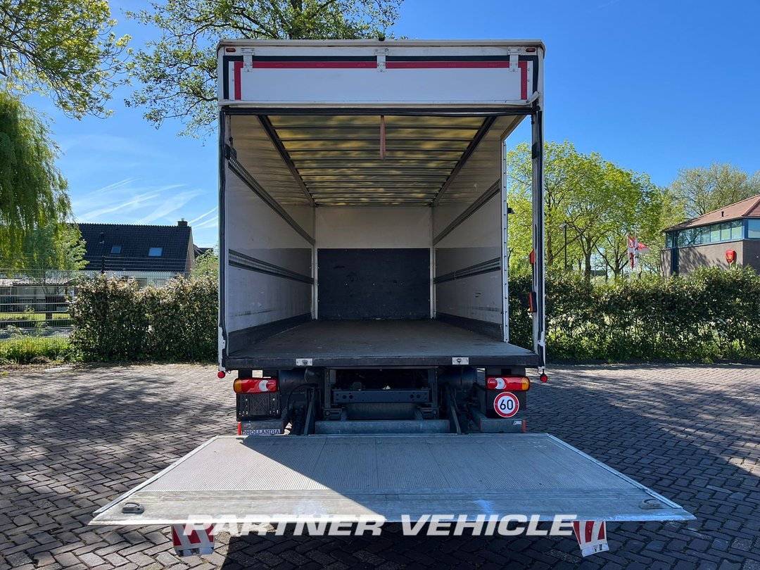 frontLeft : DAF LF 230 Kassebil