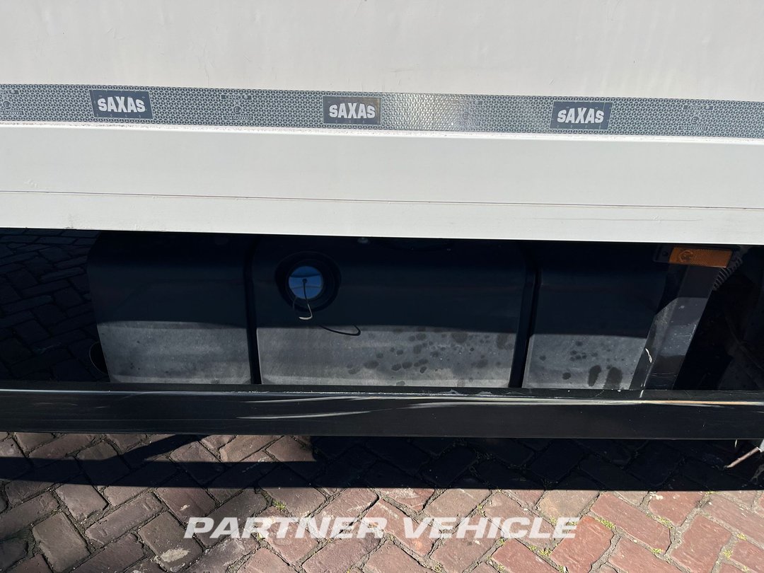 frontLeft : DAF LF 230 Kassebil