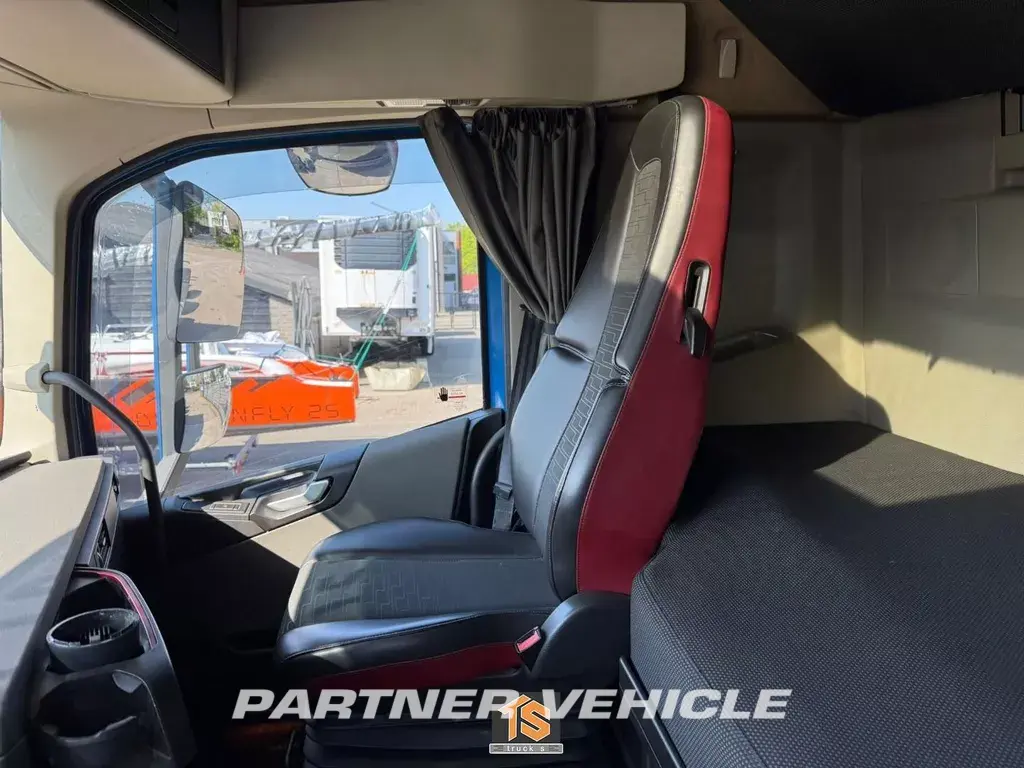 frontLeft : Volvo FH 460 šasija kamiona