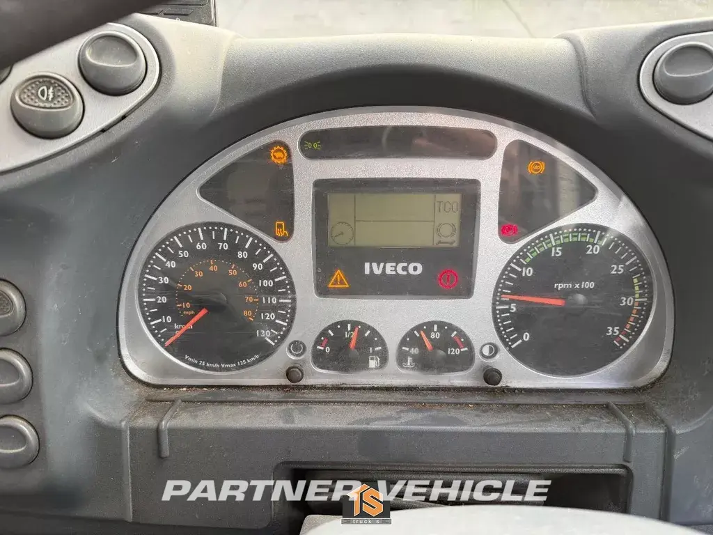 frontLeft : Iveco Eurocargo 120E180 barredora