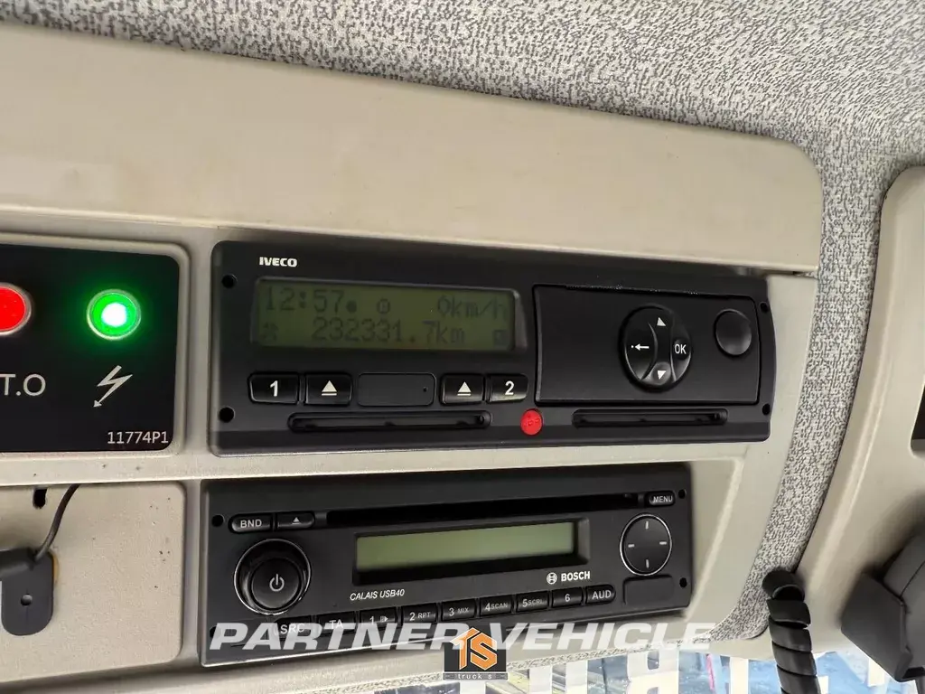 frontLeft : Iveco Eurocargo 120E180 воздушная платформа