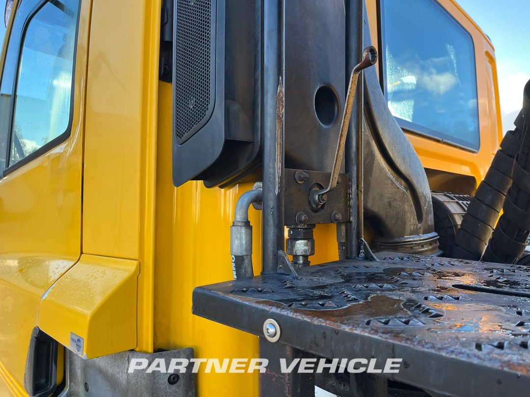 frontLeft : DAF CF75.360 Planbiler