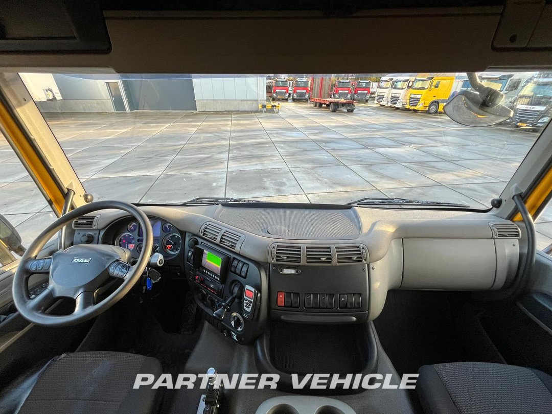frontLeft : DAF CF75.360 Planbiler