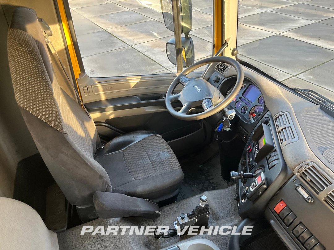 frontLeft : DAF CF75.360 Planbiler