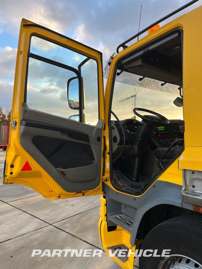 frontLeft : DAF CF75.360 Planbiler