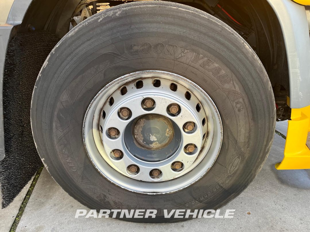 frontLeft : DAF CF75.360 Planbiler