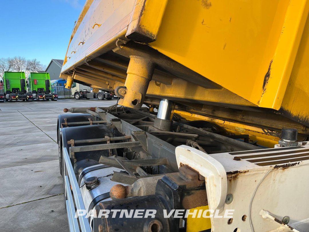 frontLeft : DAF CF75.360 Planbiler