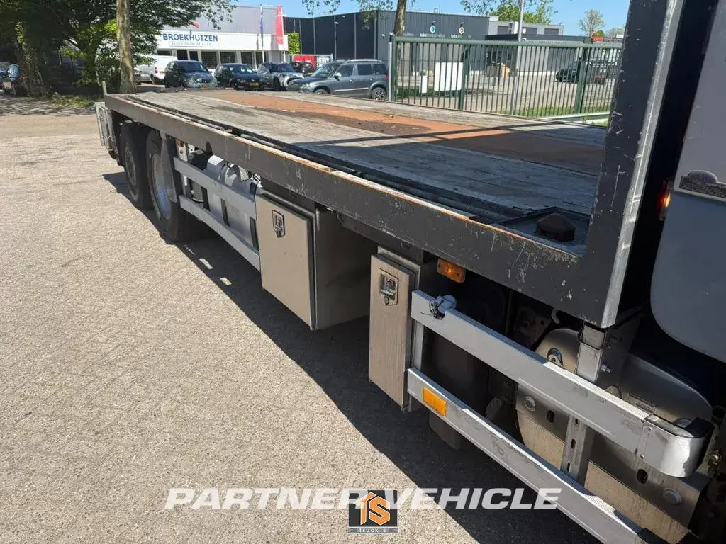 frontLeft : DAF CF85.460 Pianale camion