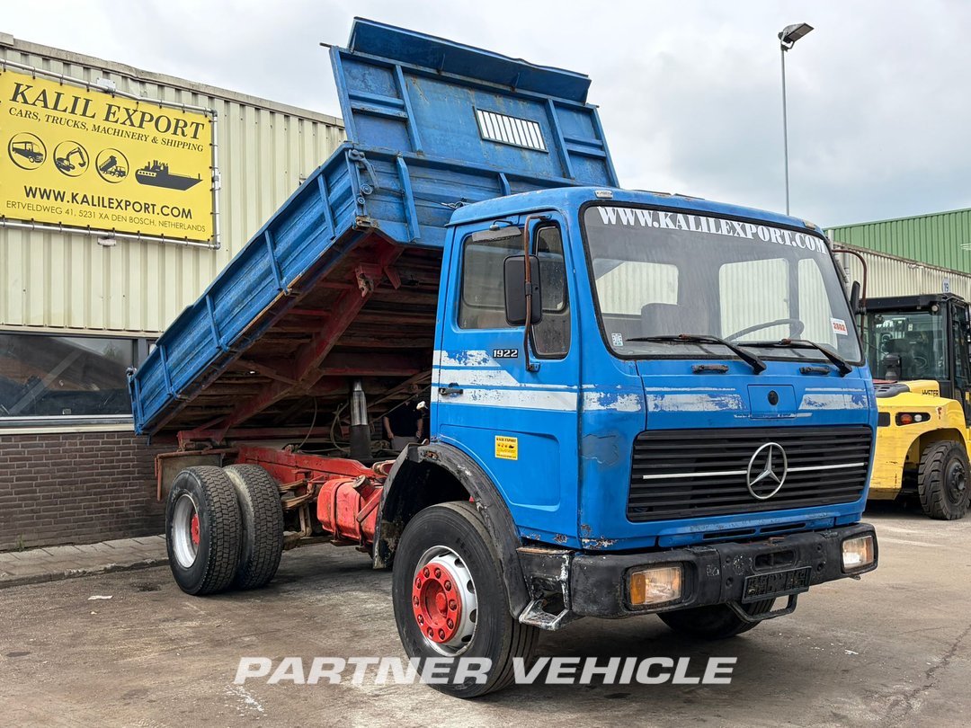 frontLeft : Mercedes 1922 Camion ribaltabile