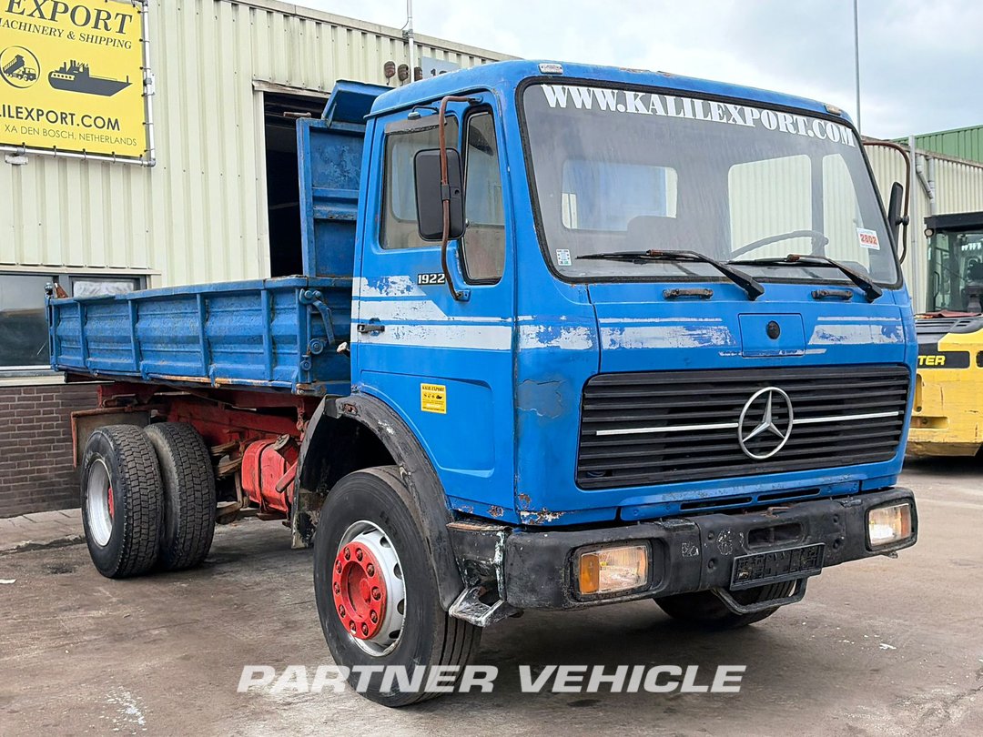 frontLeft : Mercedes 1922 Camion ribaltabile
