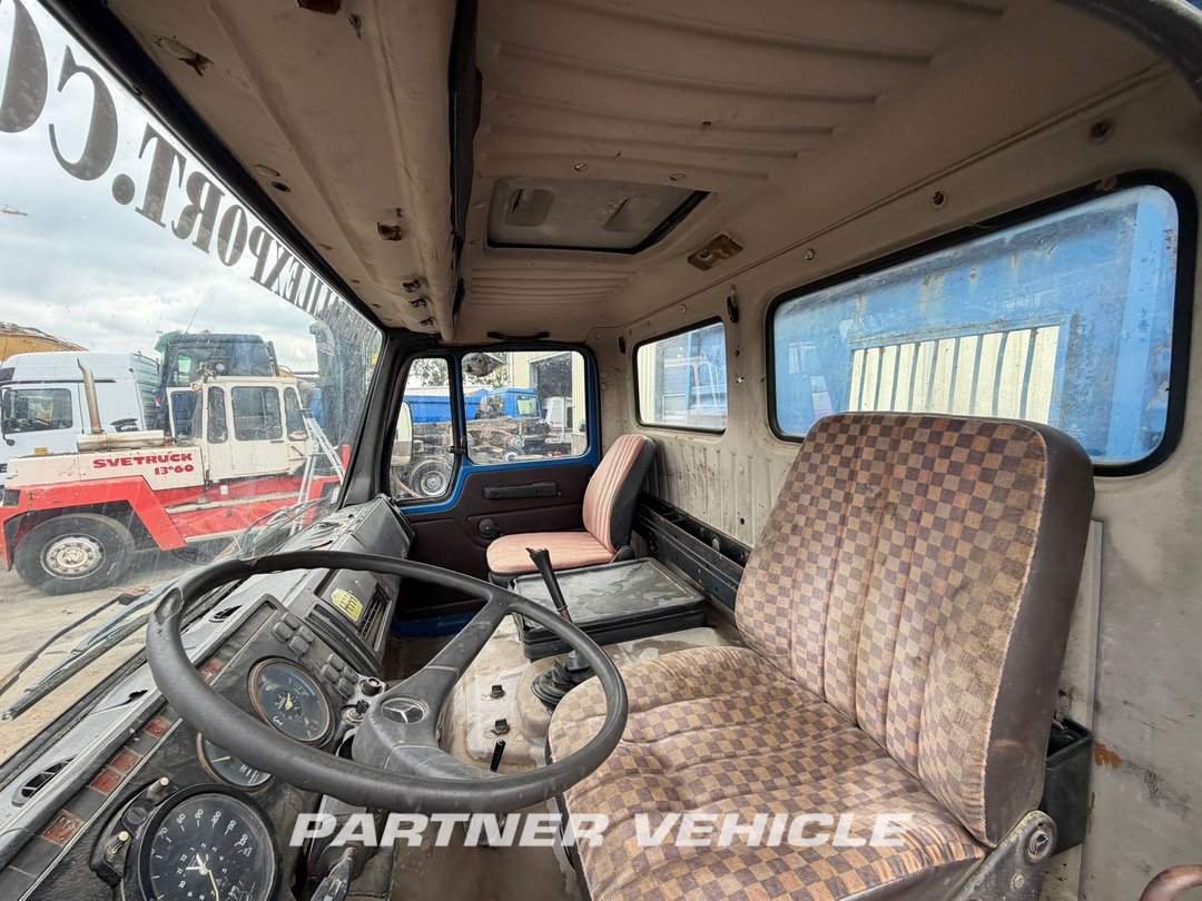 frontLeft : Mercedes 1922 Camion ribaltabile