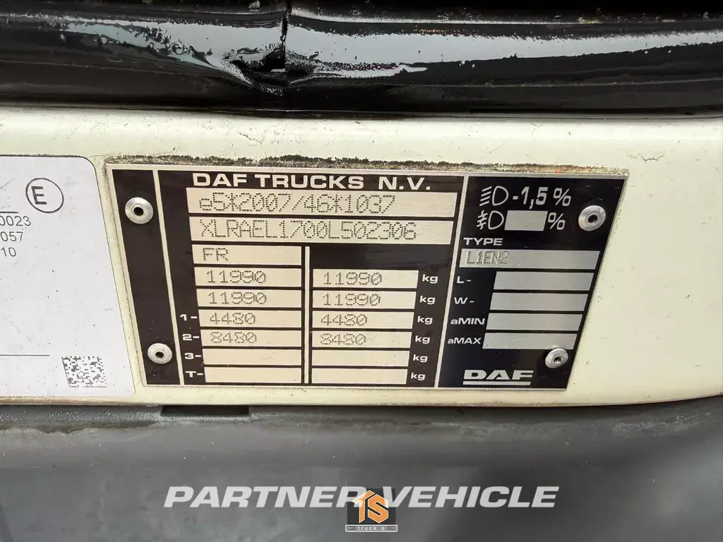 frontLeft : DAF LF 230 Gardin