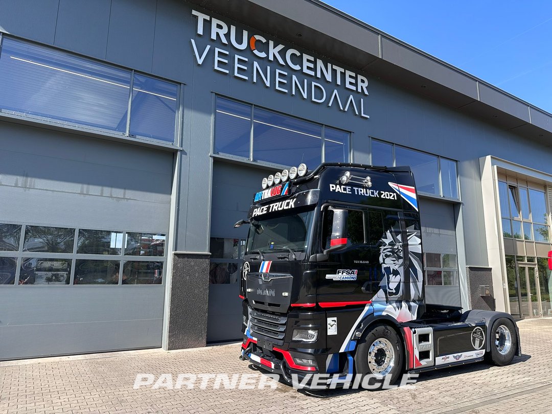 frontLeft : MAN TGX 18.640 Le mans Trækker
