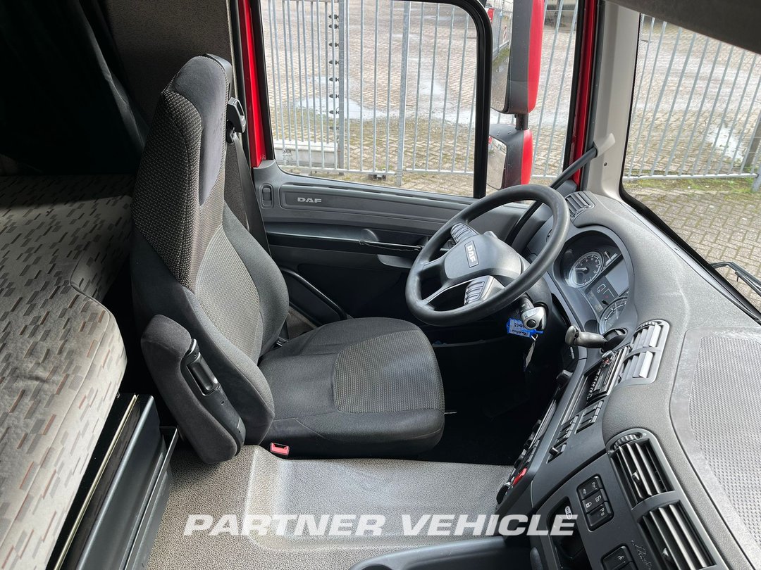 frontLeft : DAF CF 440 Тягач