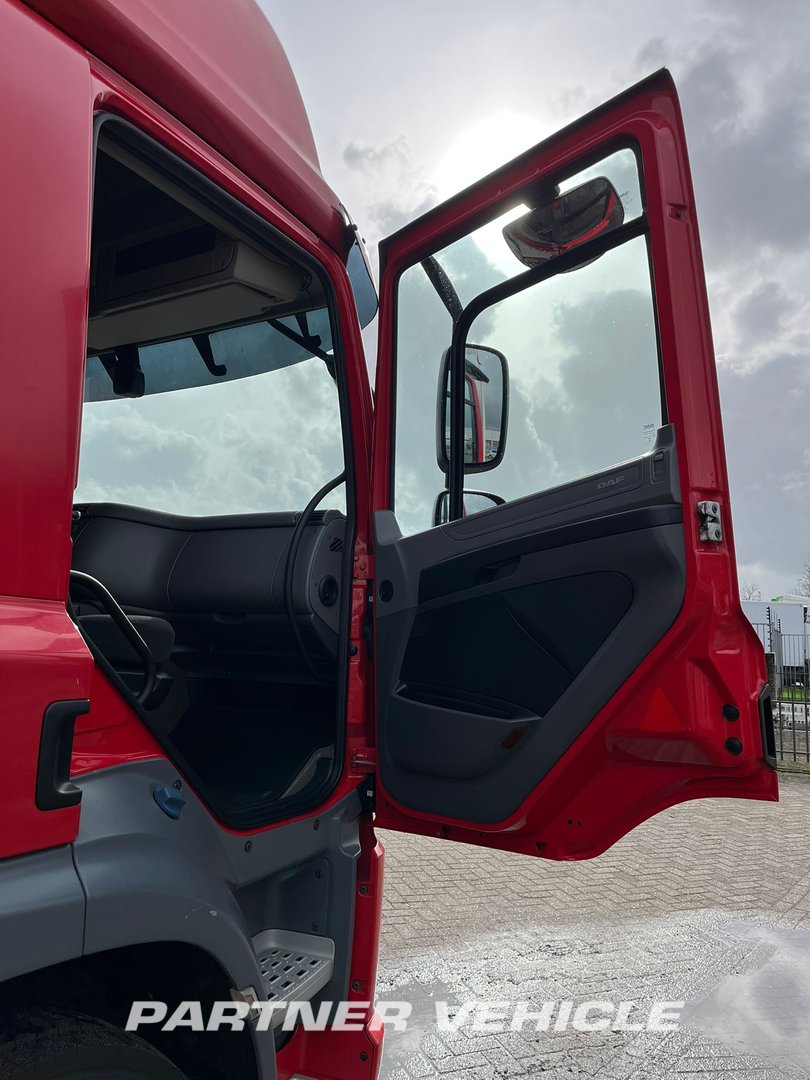 frontLeft : DAF CF 440 Тягач