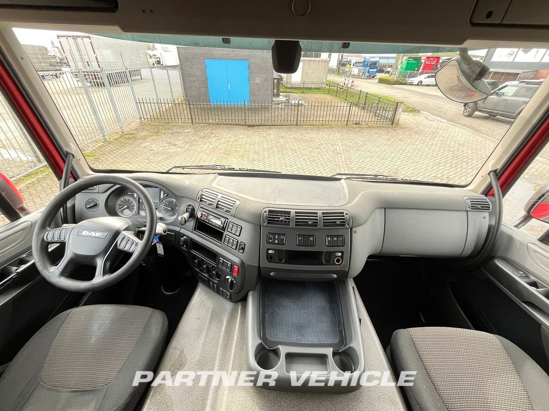 frontLeft : DAF CF 440 Тягач