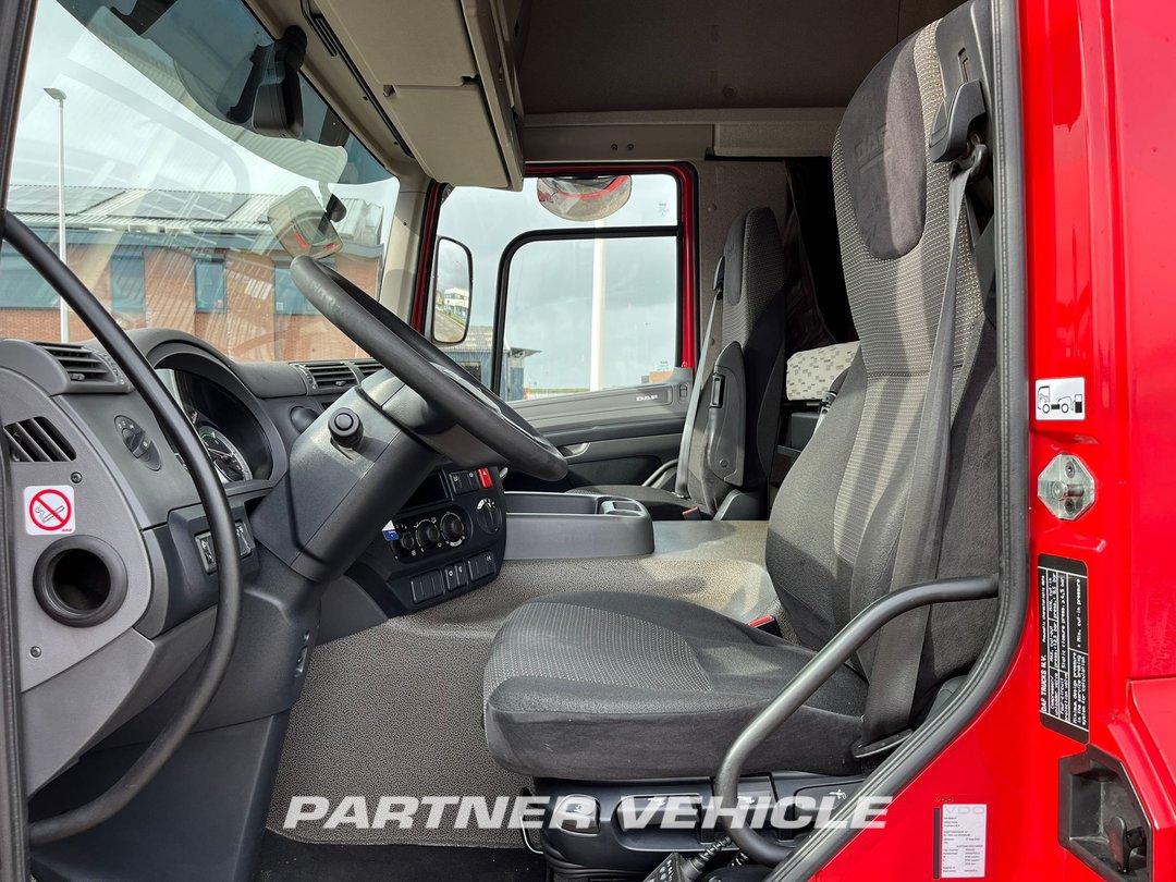 frontLeft : DAF CF 440 Тягач