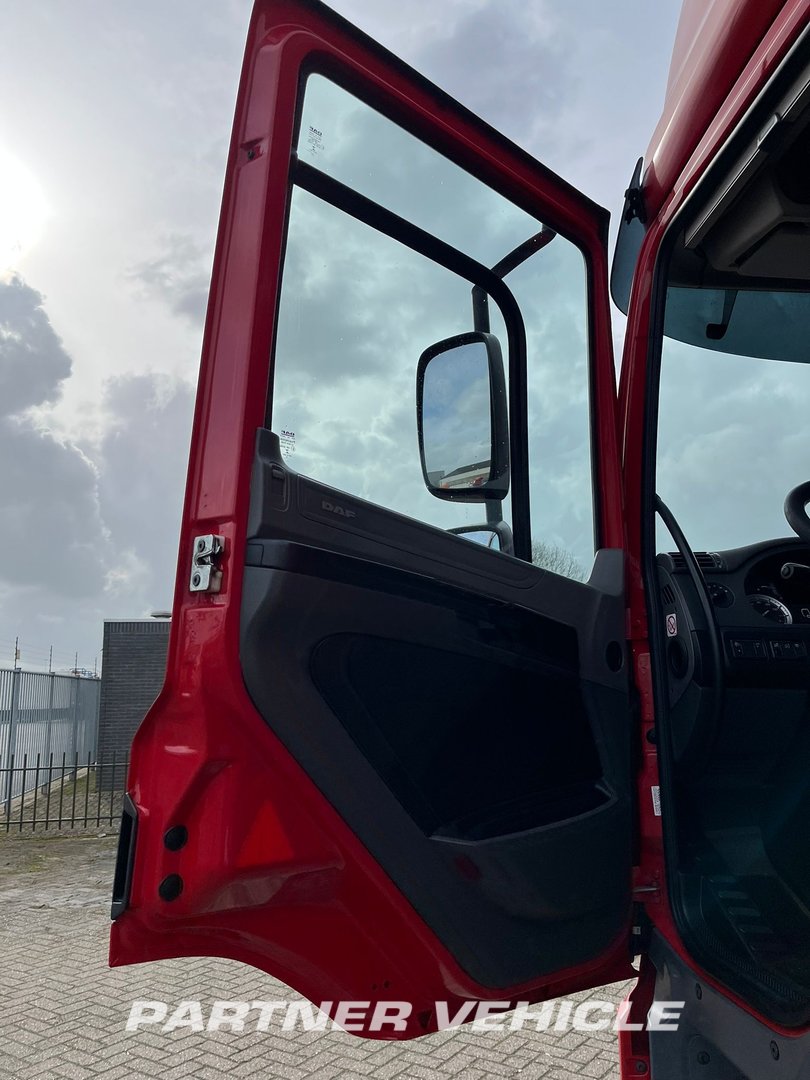frontLeft : DAF CF 440 Тягач