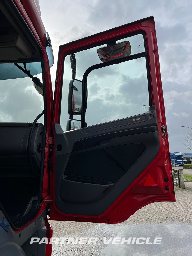 frontLeft : DAF CF 440 Тягач