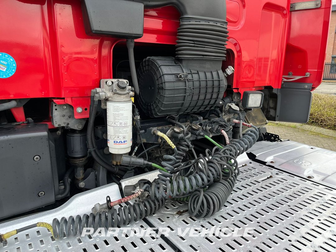 frontLeft : DAF CF 440 Тягач