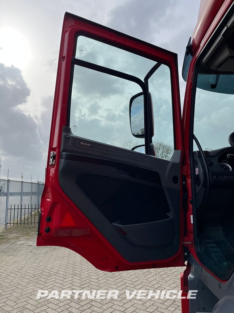 frontLeft : DAF CF 440 Тягач
