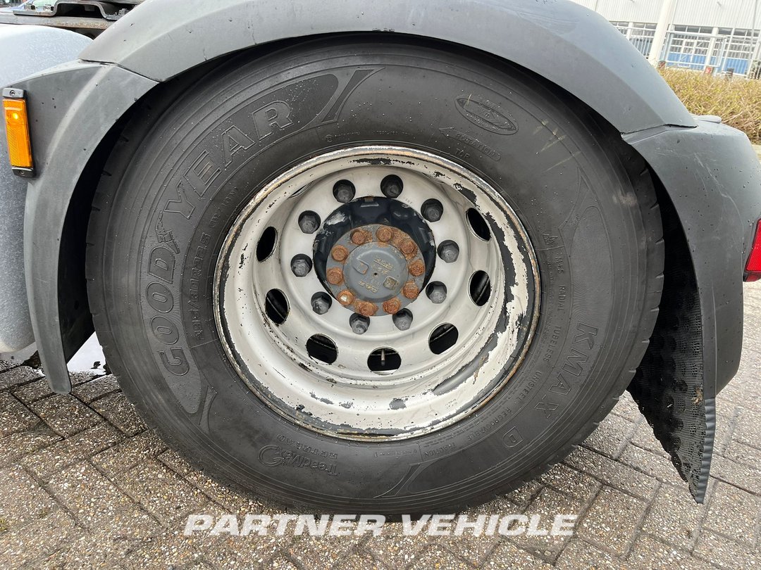 frontLeft : DAF CF 440 Тягач