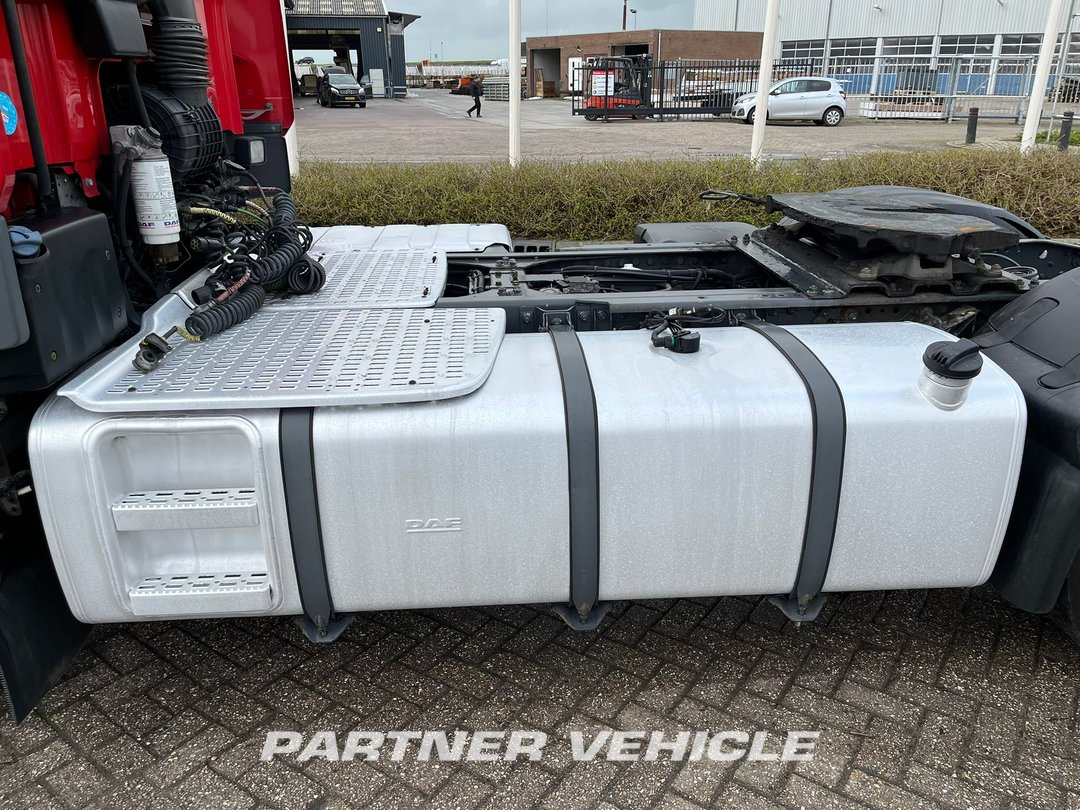 frontLeft : DAF CF 440 Тягач
