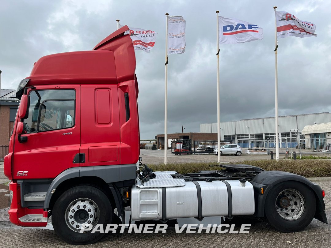 frontLeft : DAF CF 440 Тягач