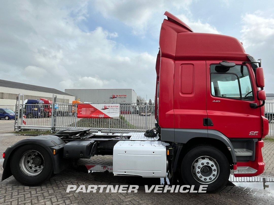 frontLeft : DAF CF 440 Тягач