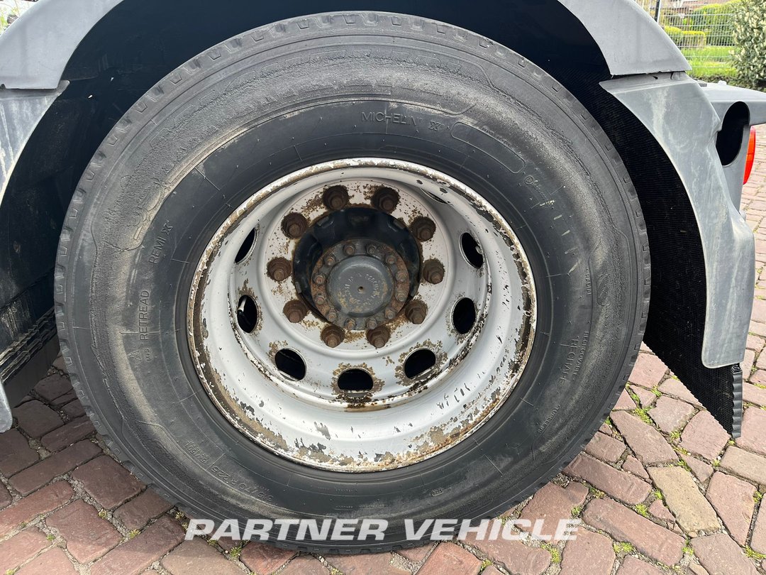 frontLeft : Renault T 430 Trækker