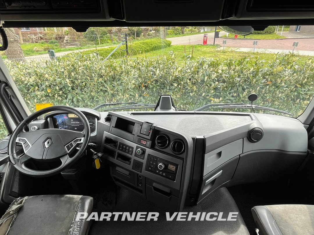frontLeft : Renault T 430 Trækker