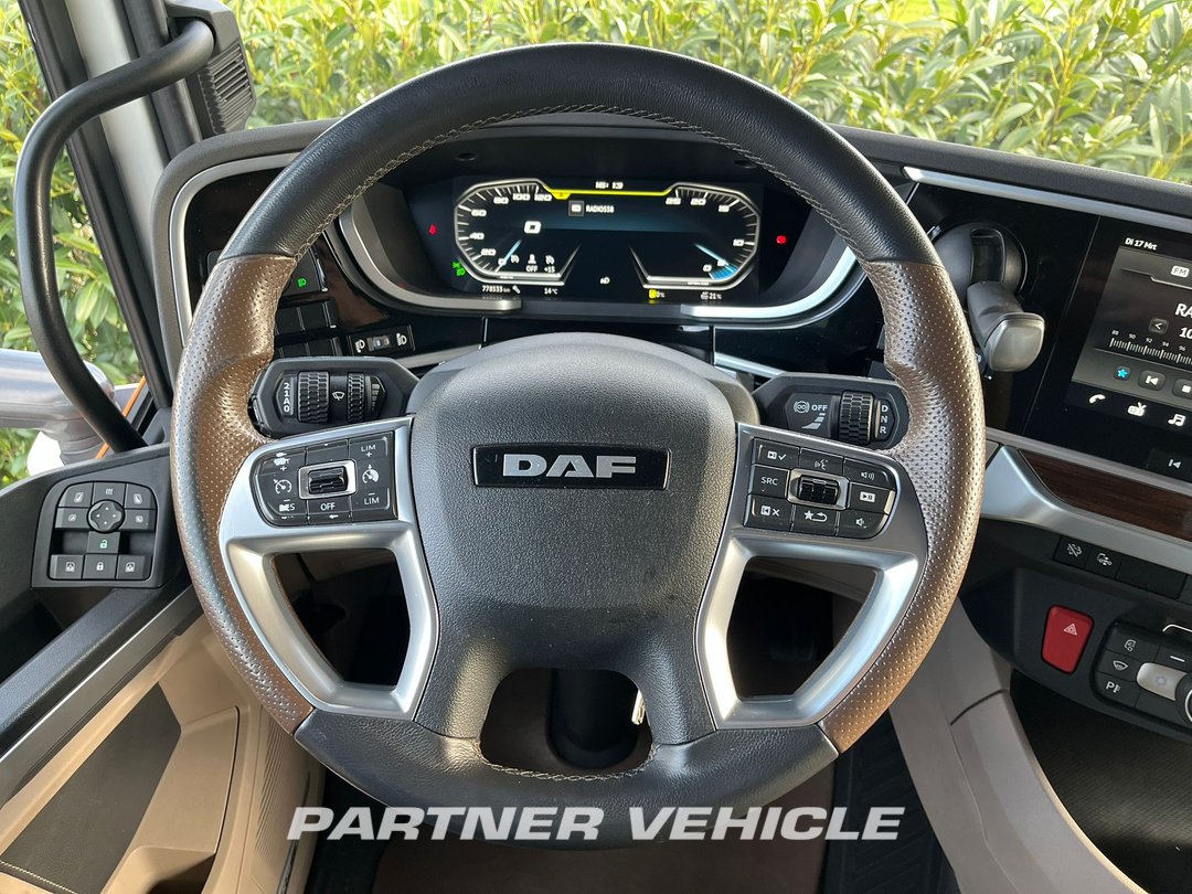 frontLeft : DAF XG+ 530 Trækker