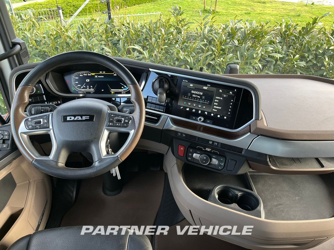 frontLeft : DAF XG+ 530 Trækker