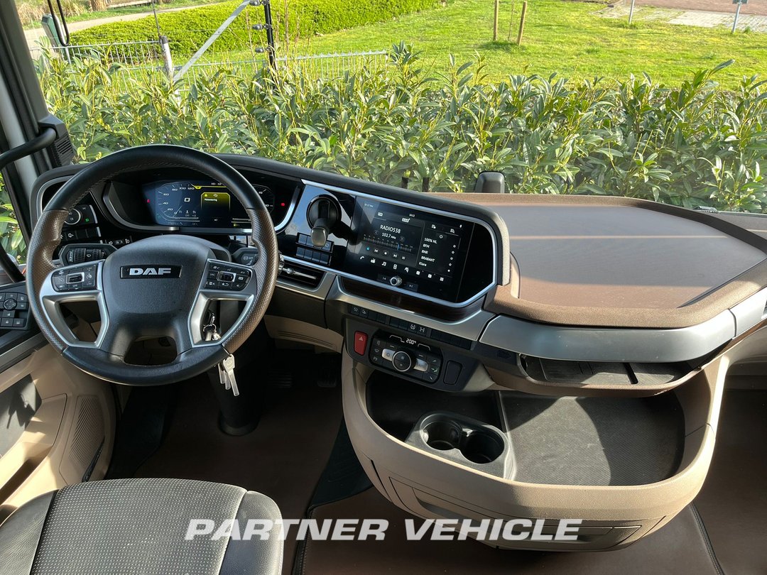 frontLeft : DAF XG+ 530 Trækker