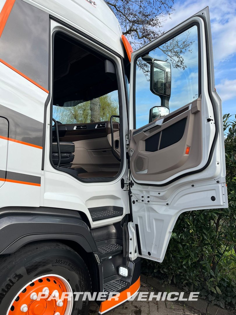 frontLeft : DAF XG+ 530 Trækker