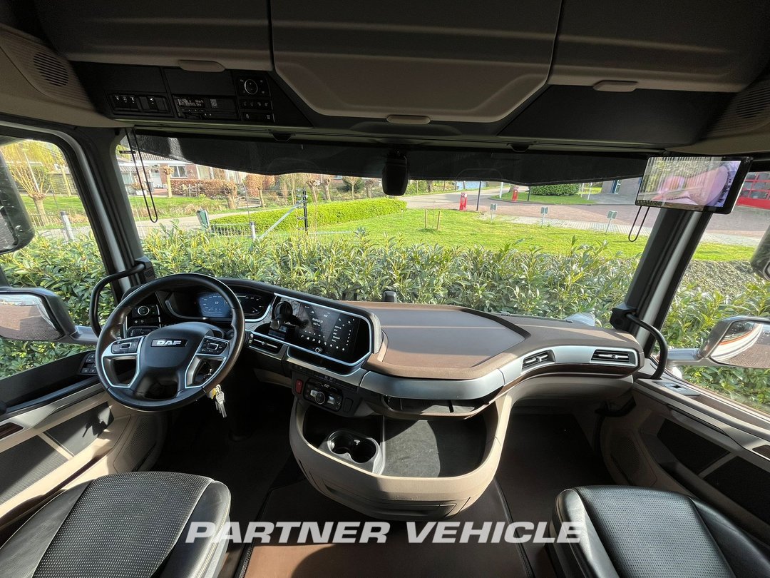 frontLeft : DAF XG+ 530 Trækker