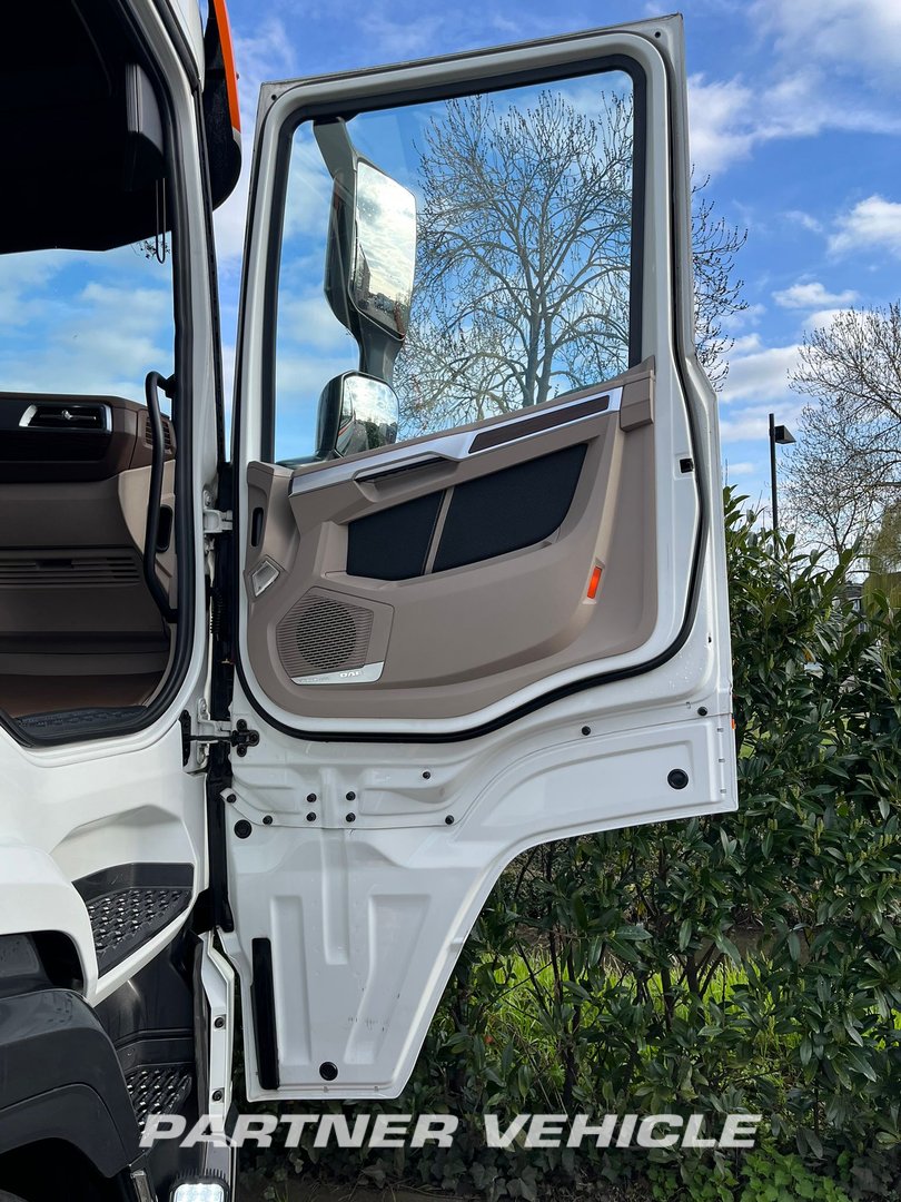 frontLeft : DAF XG+ 530 Trækker