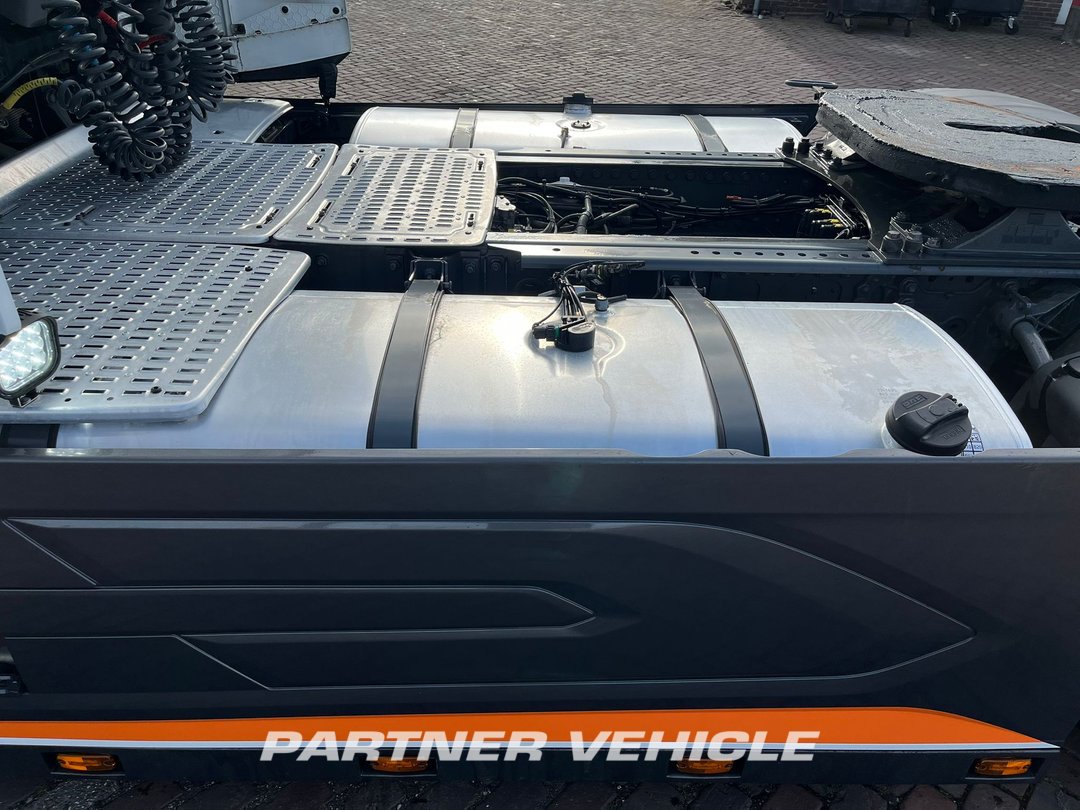 frontLeft : DAF XG+ 530 Trækker