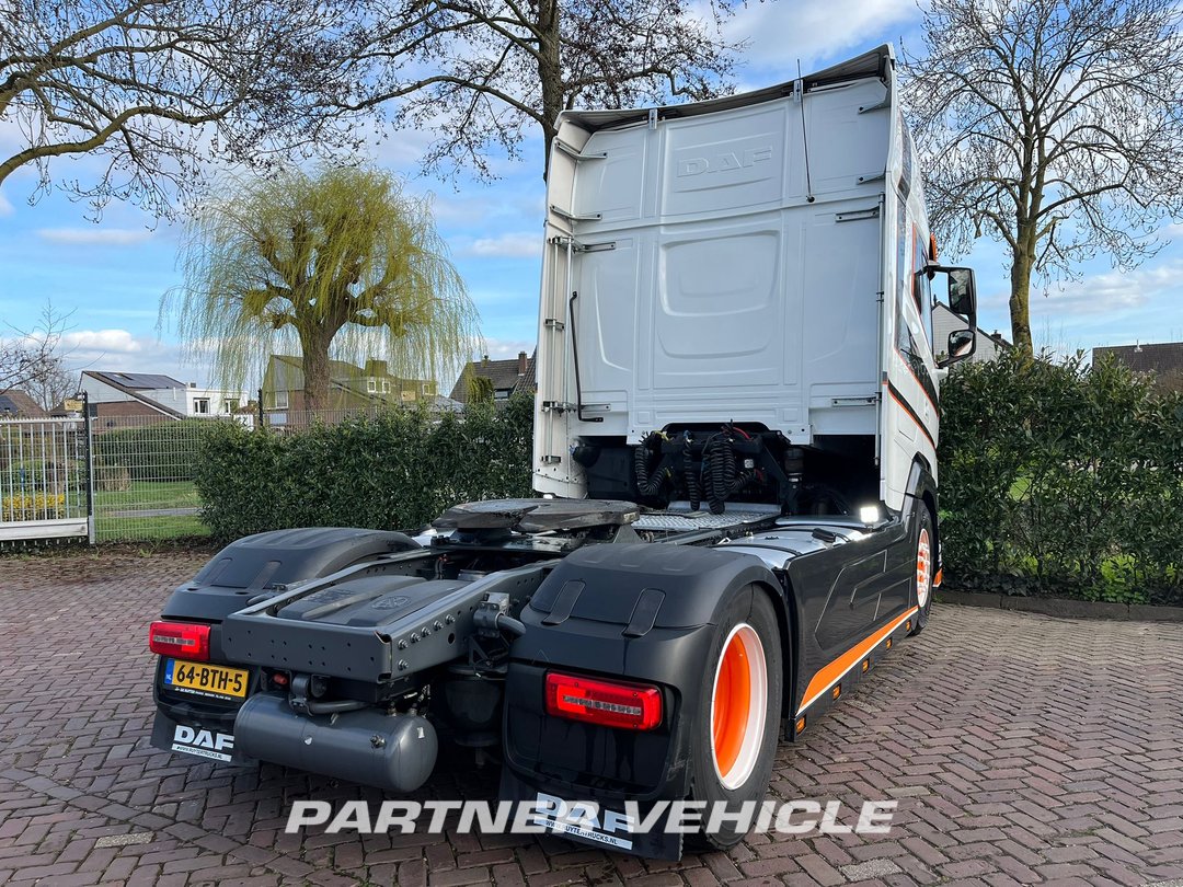 frontLeft : DAF XG+ 530 Trækker